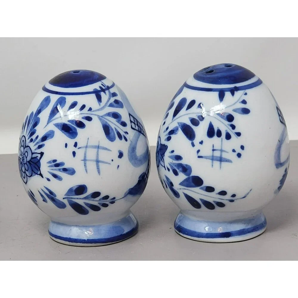 Delft Blue Ceramic Salt & Pepper‎ Shakers With Windmill & Floral Design